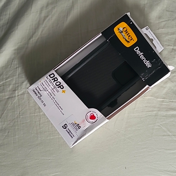 Samsung Galaxy S20 FE 5G Otterbox Defender Series - Picture 1 of 2